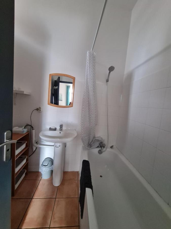 Apartamento Le Prieuré Villeneuve-lès-Béziers Exterior foto